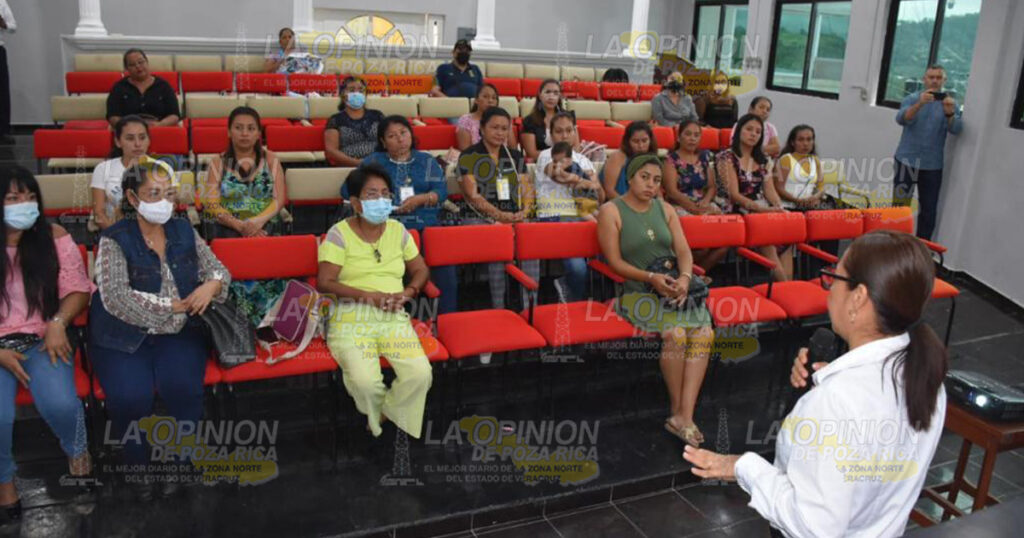 Orientan a agentes contra maltrato a mujeres