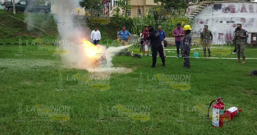 Elementos de seguridad son capacitados en el uso de extintores