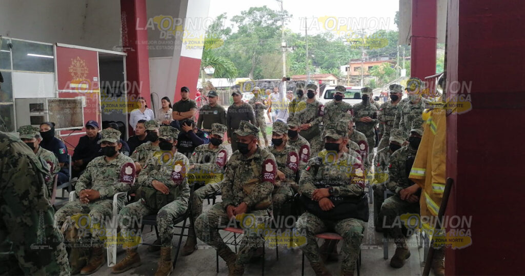 Elementos de seguridad son capacitados en el uso de extintores