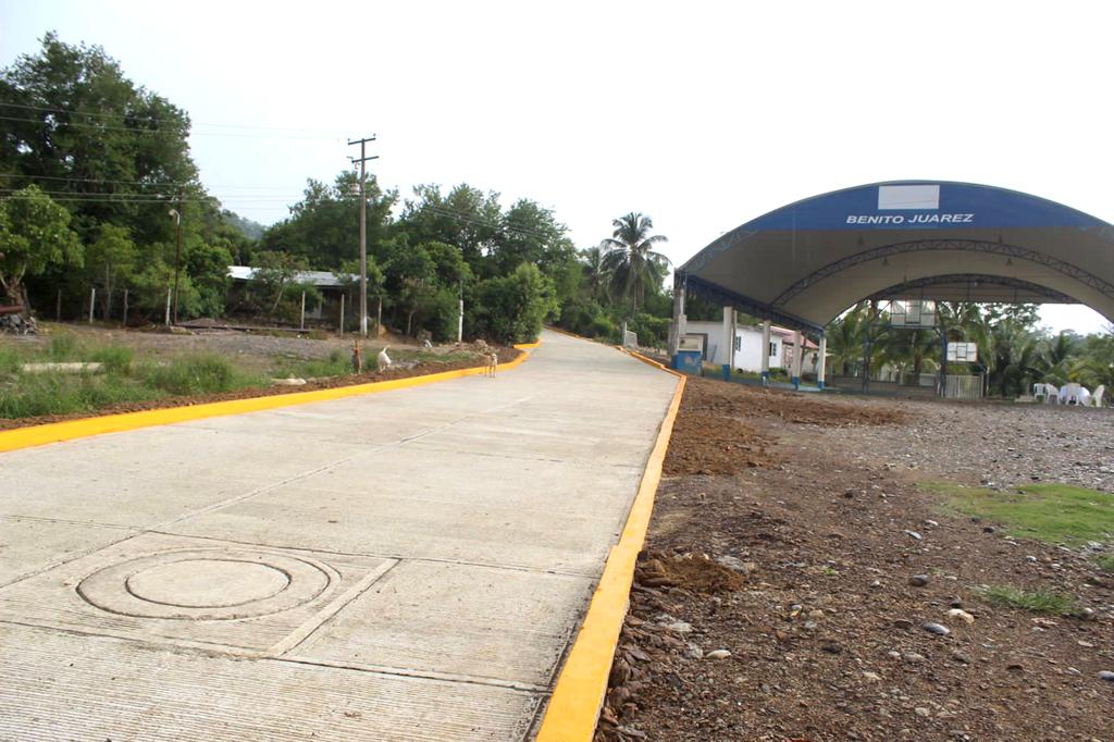Urbanizan calle en Benito Juárez