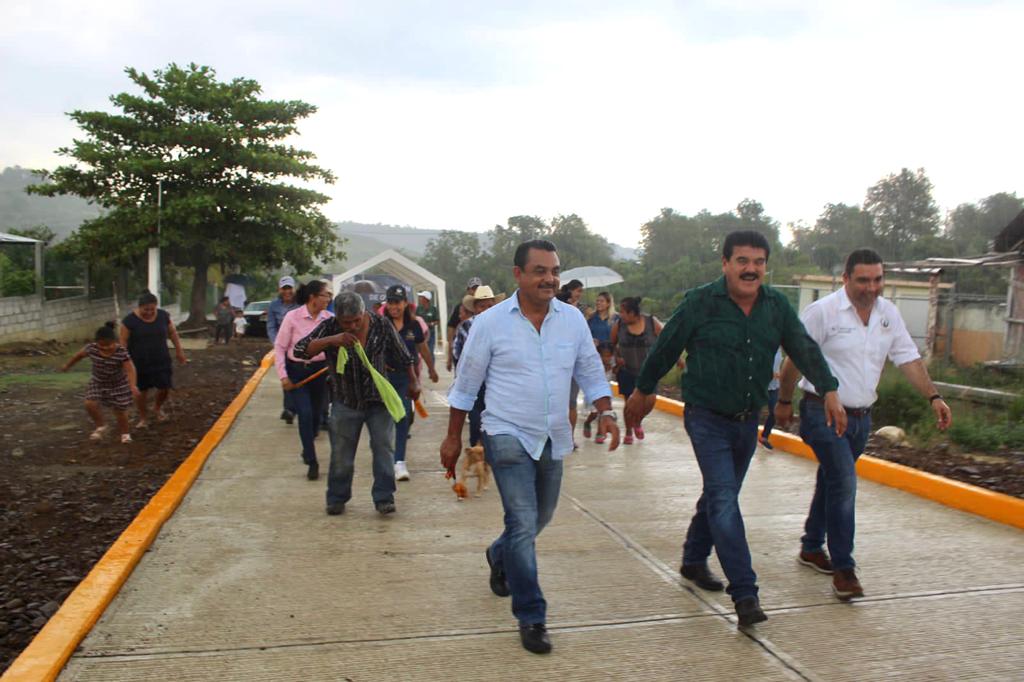 Urbanizan calle en Benito Juárez