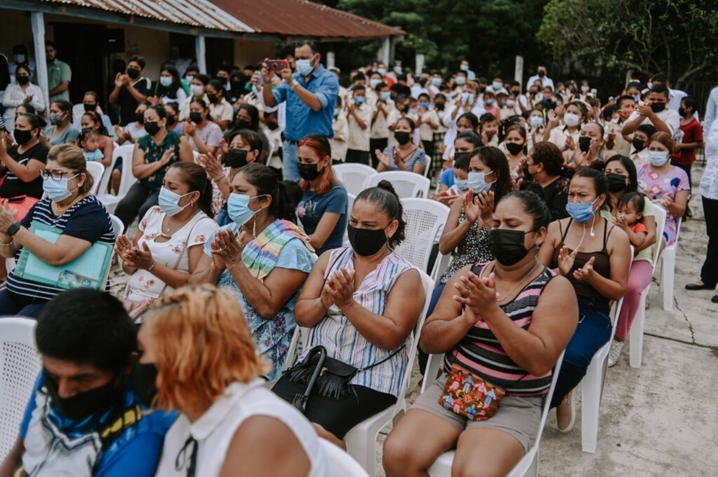 Inicia la construcción de un aula en la Escuela Primaria “Benito Juárez”