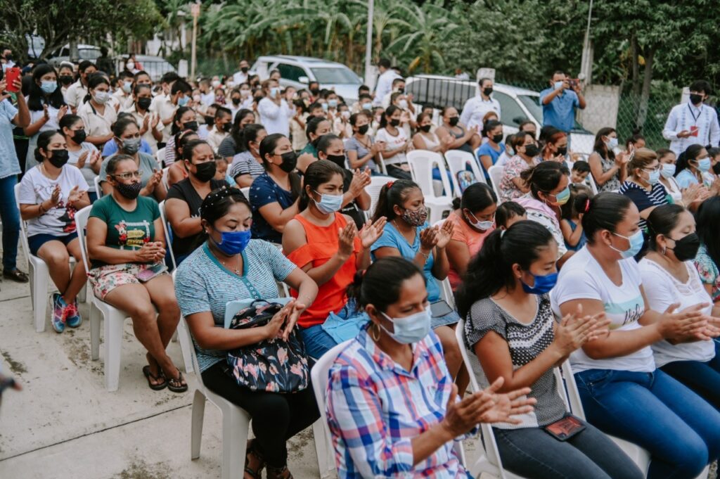 Inicia la construcción de un aula en la Escuela Primaria “Benito Juárez”