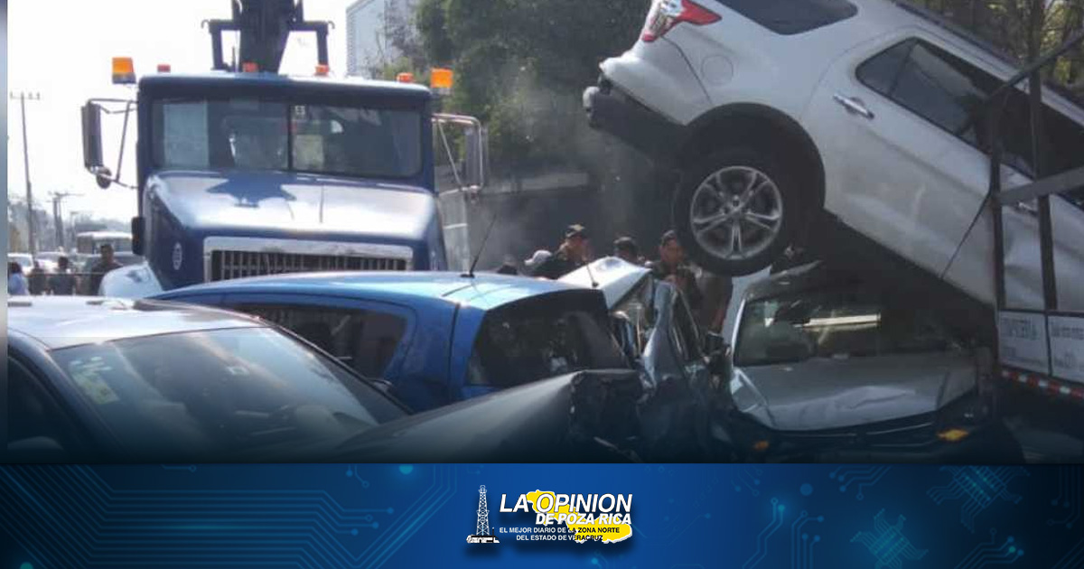 carambola de carros en carretera Santa Fe México-Toluca.