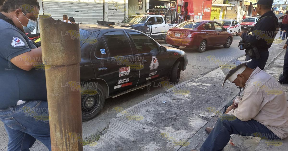 ¡Se rompió la cabeza en la calle!