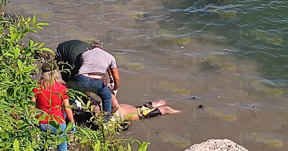 ¡FLOTA CADÁVER EN EL RÍO!