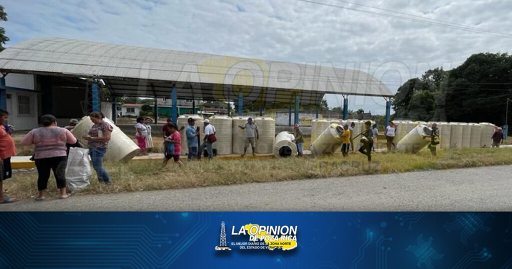 Entrega de tinacos subsidiados favorece la economía familiar