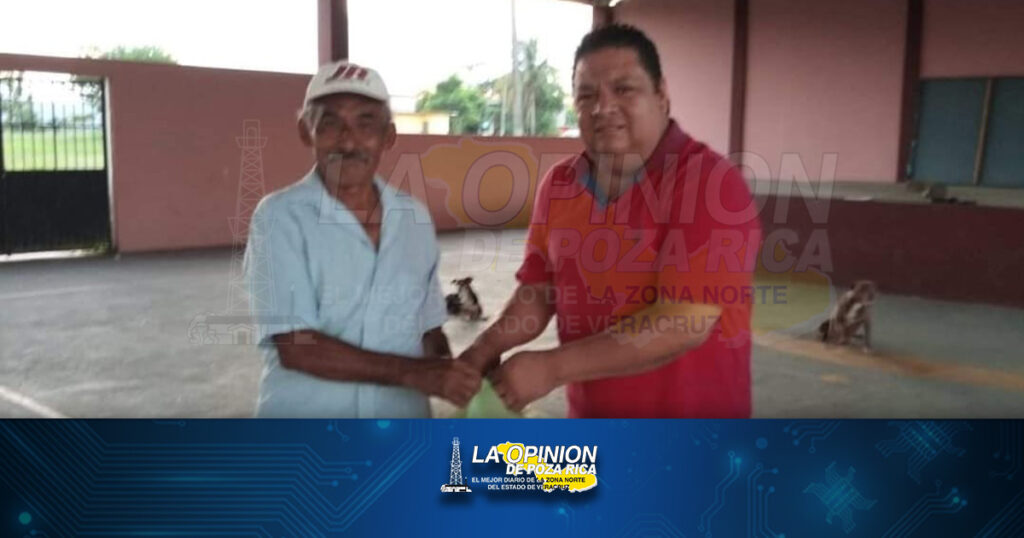 Entregan apoyo alimentario a Policías Auxiliares de Km 31, Cazones