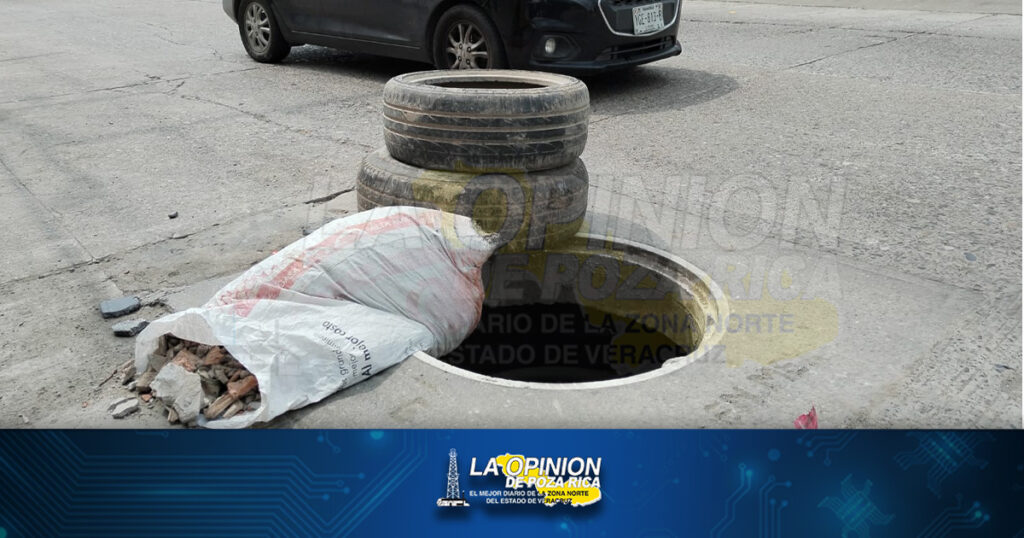Daños severos en vehículos por circular en el puente que sale de Barrio de Xico hacia Kawatzin