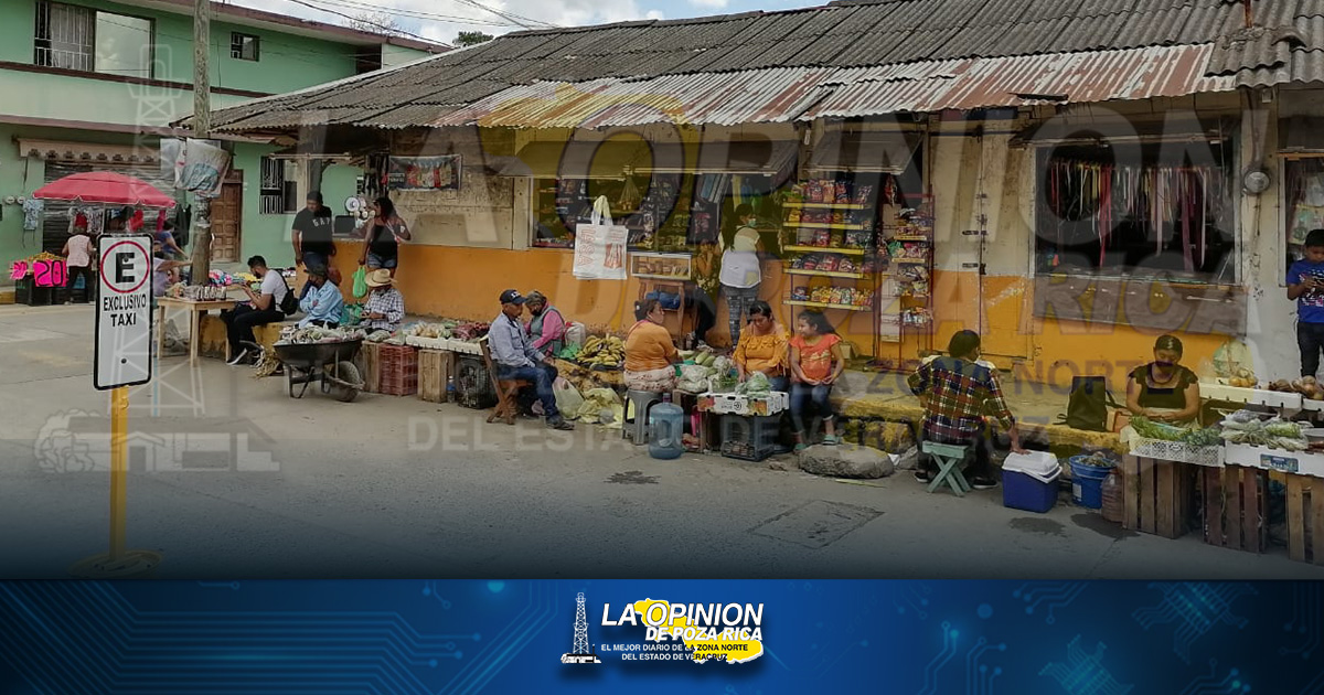 Día de Muertos para repunte en ventas Le apuestan a Día de Muertos para repunte en ventas, locatarios del mercado Morelos, en Cazones