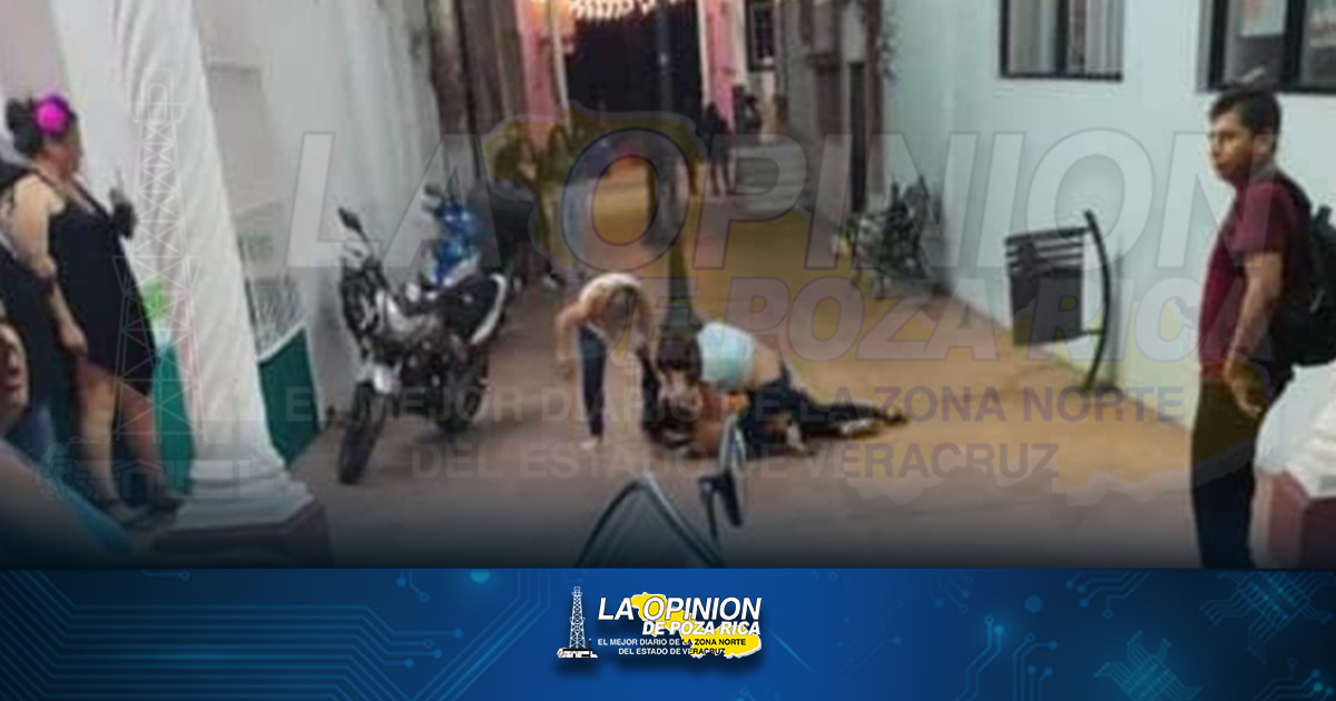 Pelea de mujeres y la policía destaca por su ausencia Pelea de mujeres y la policía destaca por su ausencia