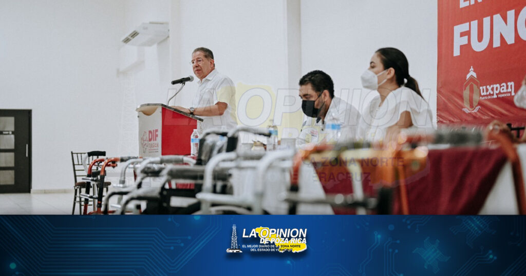 DIF Tuxpan entregó aparatos funcionales a personas con discapacidad