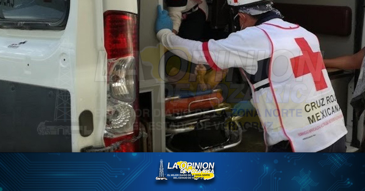 Cae a una alcantarilla y queda herida