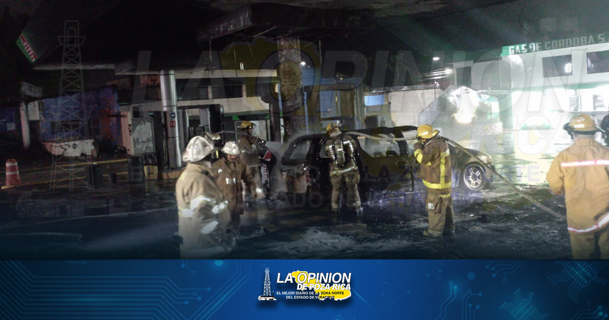 Se incendia Gasolinera en Córdoba Se incendia Gasolinera en Córdoba