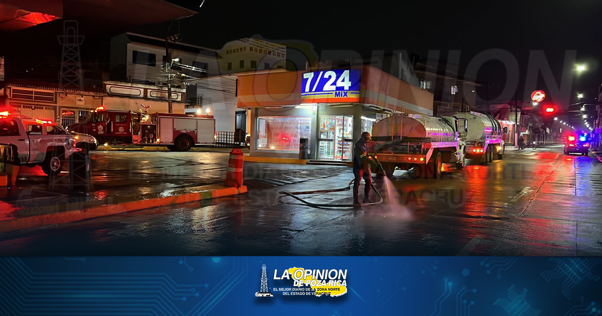 Se incendia Gasolinera en Córdoba Se incendia Gasolinera en Córdoba