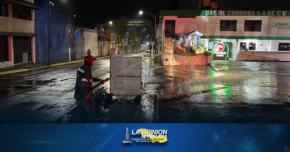 Se incendia Gasolinera en Córdoba Se incendia Gasolinera en Córdoba