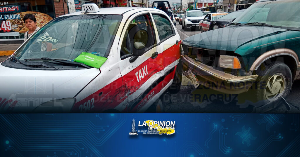 Camioneta embiste taxi en avenida 20