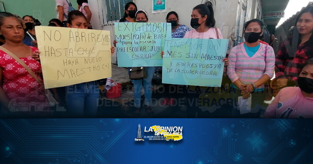 Kinder lleva un mes sin maestro