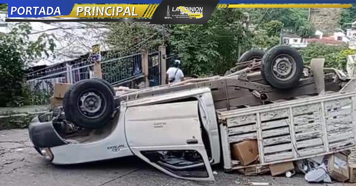 Vuelca camioneta por falla mecánica
