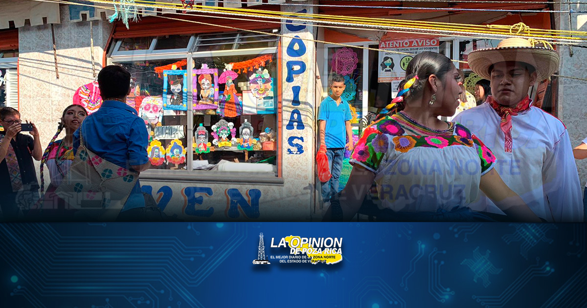 Gran festejo del domingo grande en las calles Álamo