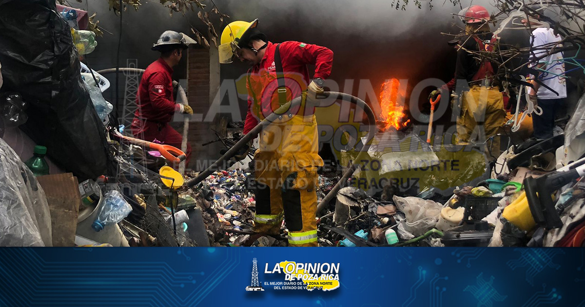 Incendio arrasa con vivienda en Coatzintla