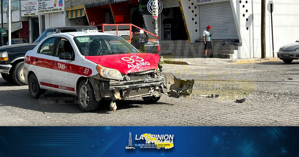 Pick-up destroza a un taxi