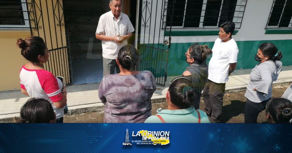 Toman instalaciones de telesecundaria; exigen rehabilitación de salones