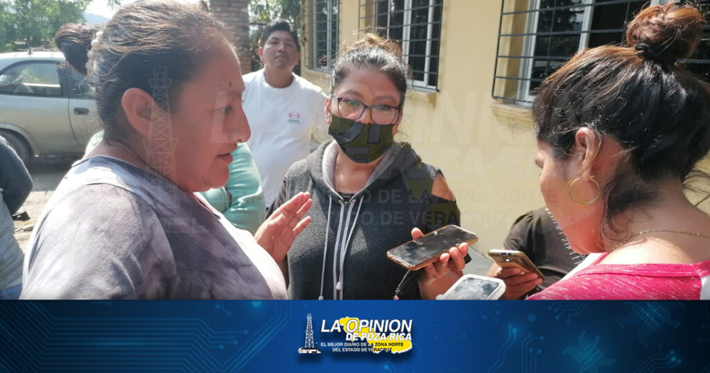 Toman instalaciones de telesecundaria; exigen rehabilitación de salones