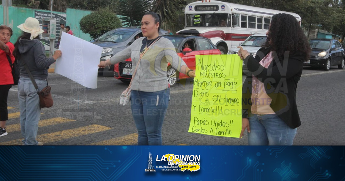 Bloquean madres Ávila Camacho; reprochan palabrería de Zenyazen