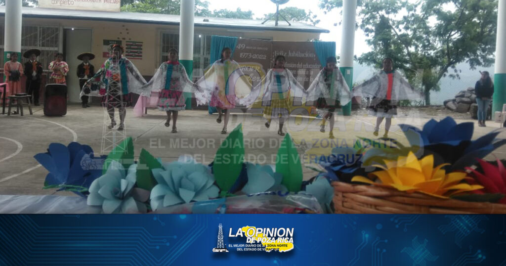 Reconocen trayectoria del profesor Austreberto Álvarez López