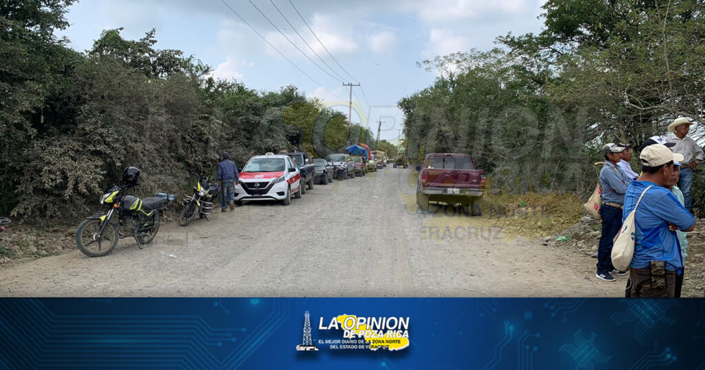 Bloquen la Carretera Álamo a Chicontepec