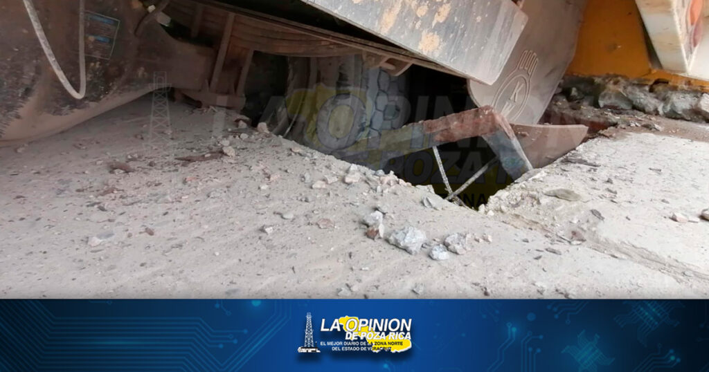 Camión de volteo a punto de volcar