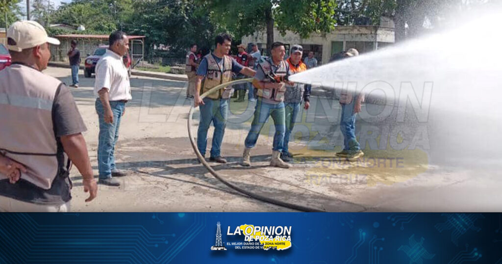 Capacitan a bomberos y a PC