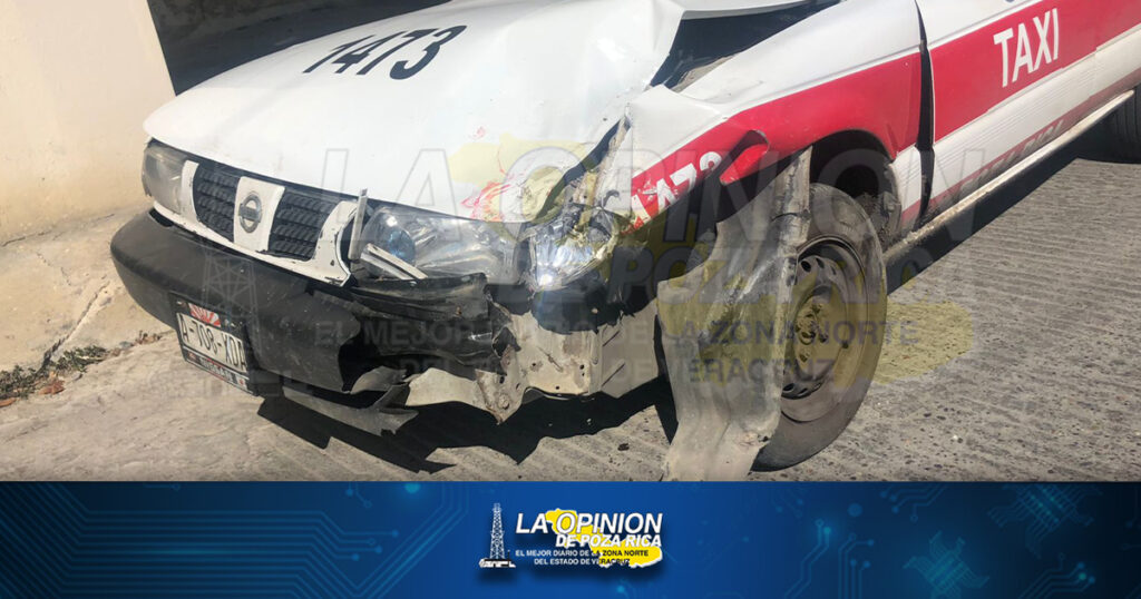 Chocan taxis en carretera Parque de las Américas
