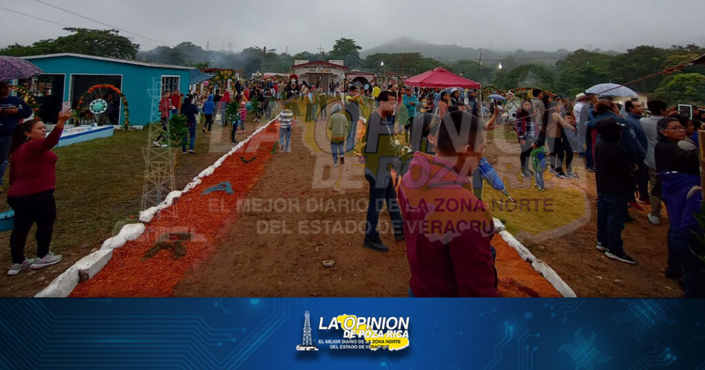 Despidieron a los difuntos en Tancoco