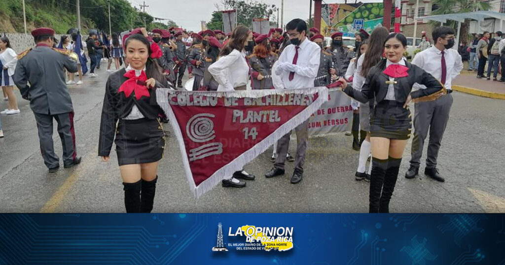 Lucido desfile de la Revolución Mexicana