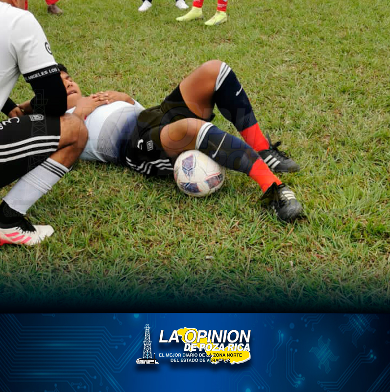 Fracturado en partido de futbol