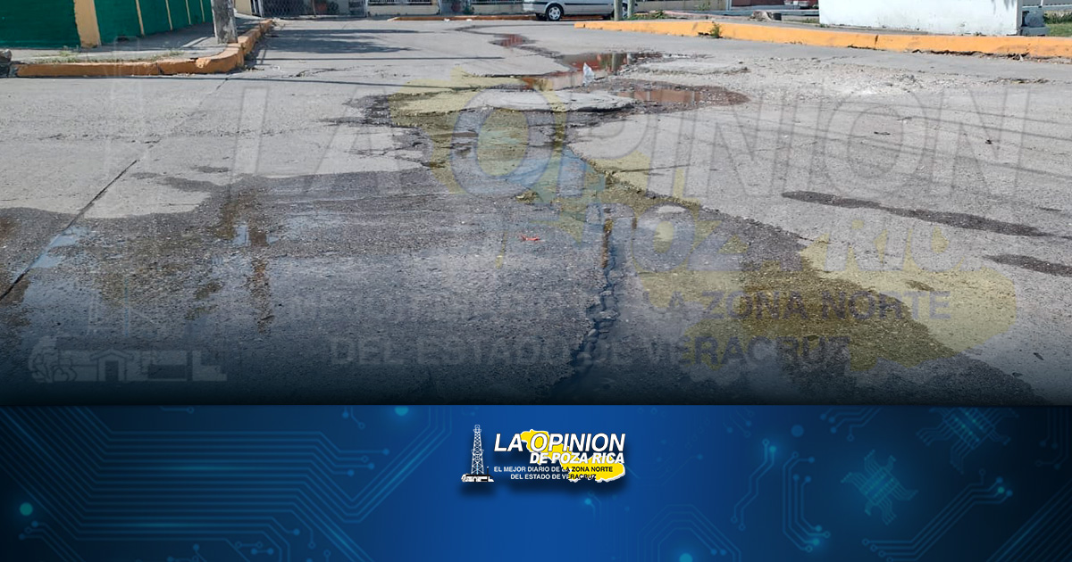 Imparable fuga de agua en Petromex Imparable fuga de agua en Petromex