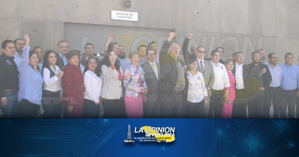 Académicos exigen salarios dignos, se congregan y hacen mitin