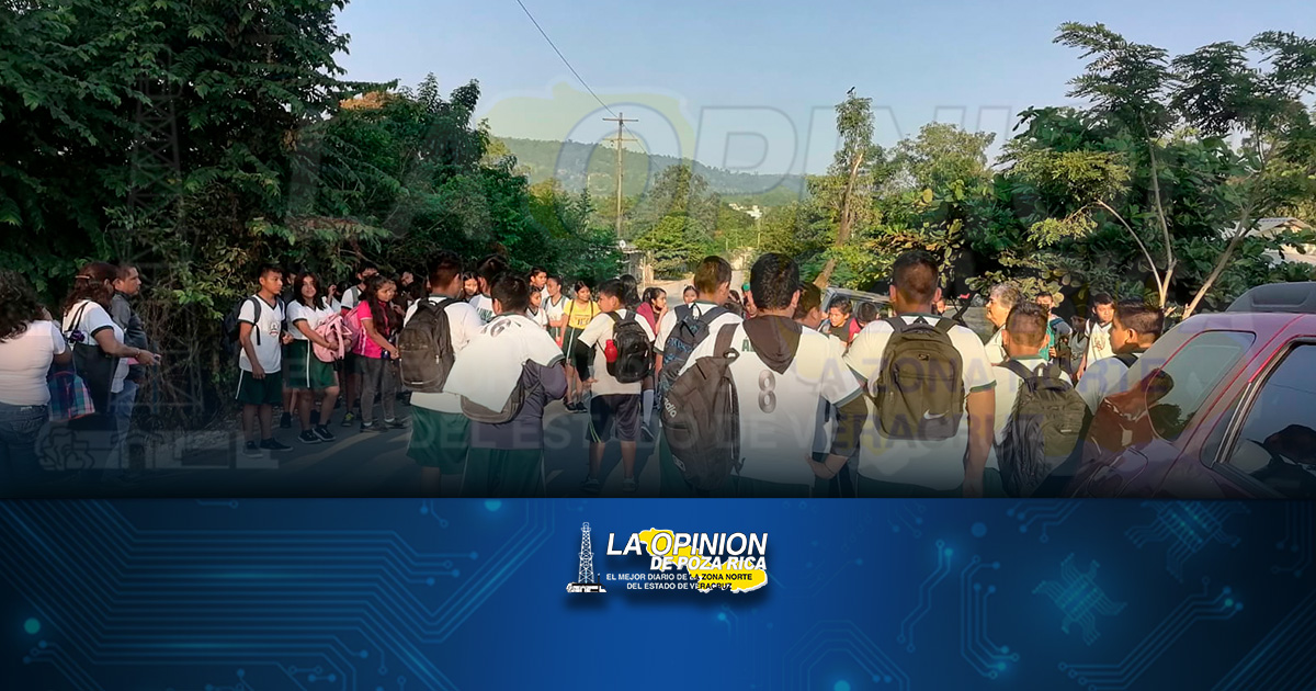 Estudiantes de Telesecundaria se quedaron sin clases