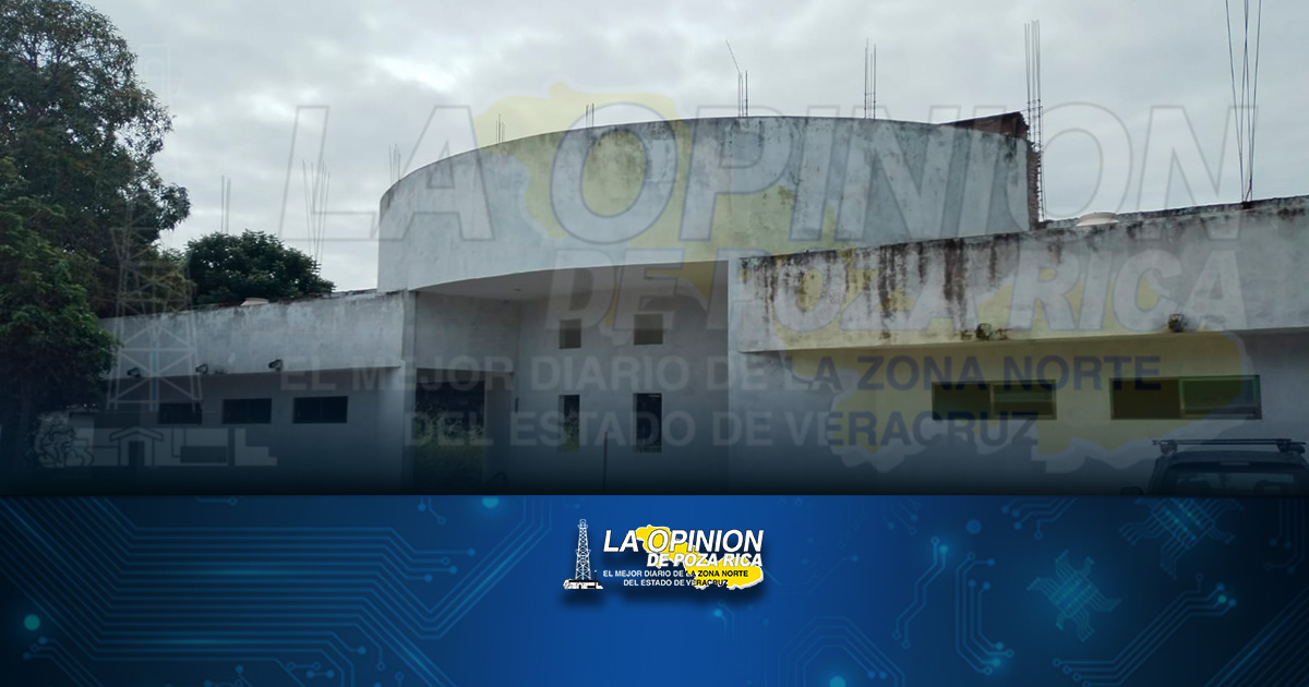 Posible desvío de recursos por “reinicio” del gimnasio municipal de Coatzintla
