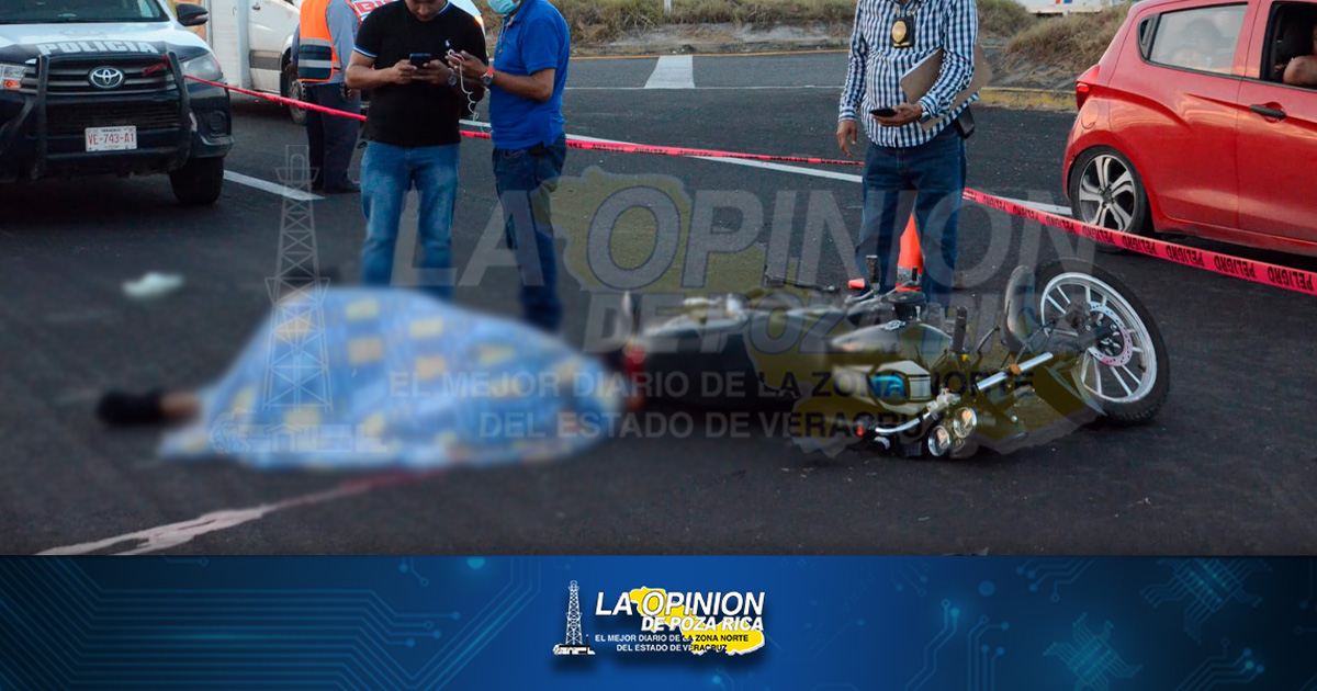 Tráiler arrolla y mata a motociclista