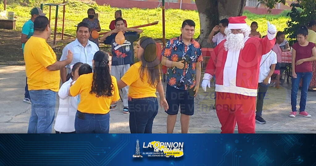 Sorpresa navideña a niños del CAM-10