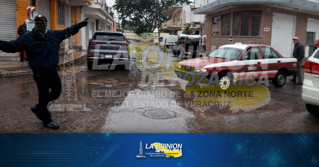 No se detiene en un cruce y choca