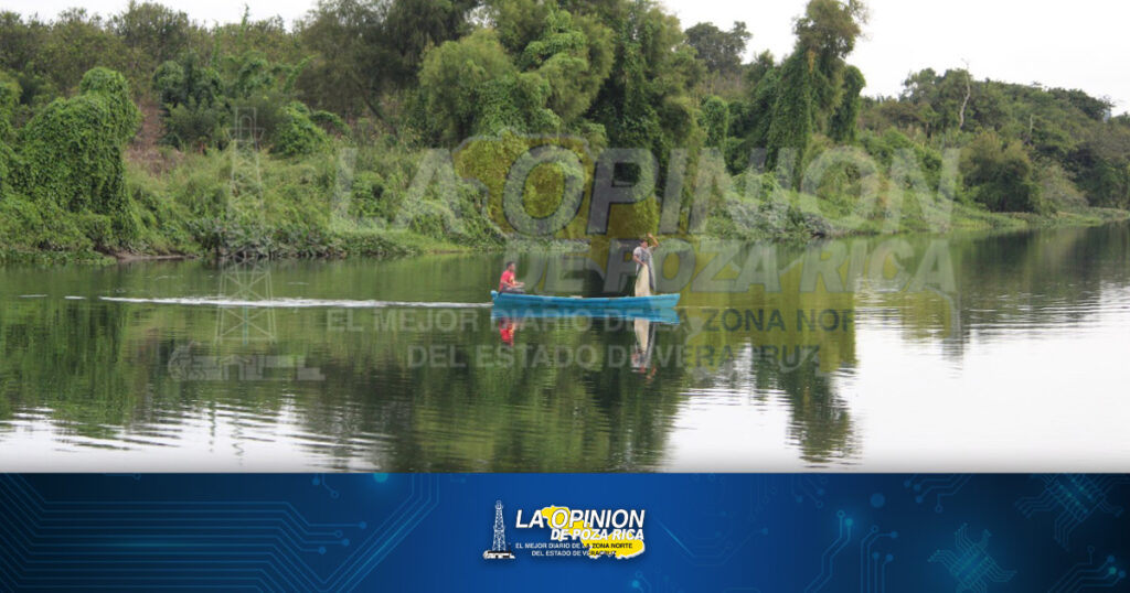 Descargas del drenaje general caen directo al río Cazones