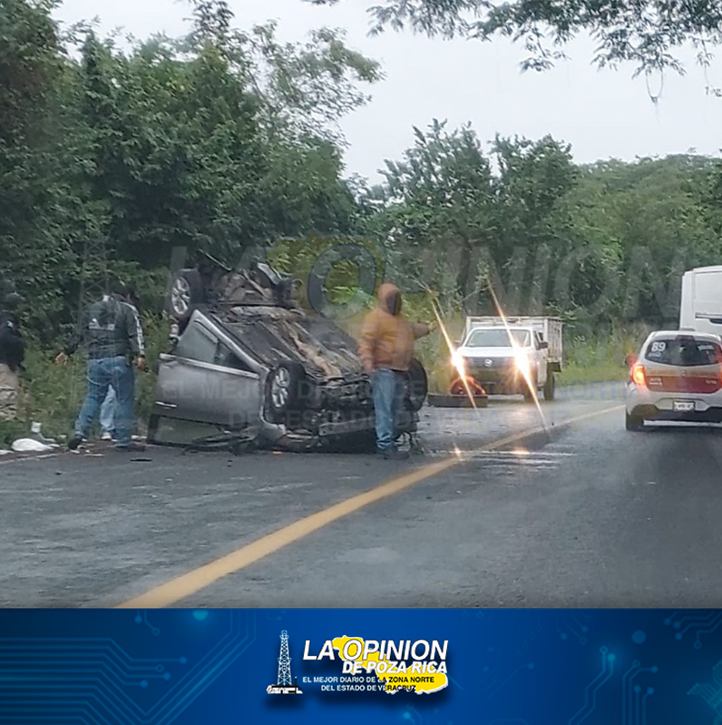 ¡Desbaratan March en volcadura!