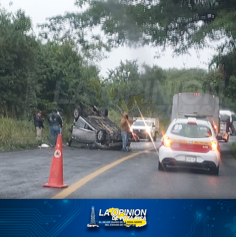 ¡Desbaratan March en volcadura!