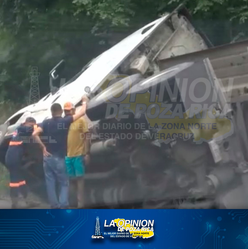 ¡Vuelca por evitar choque!