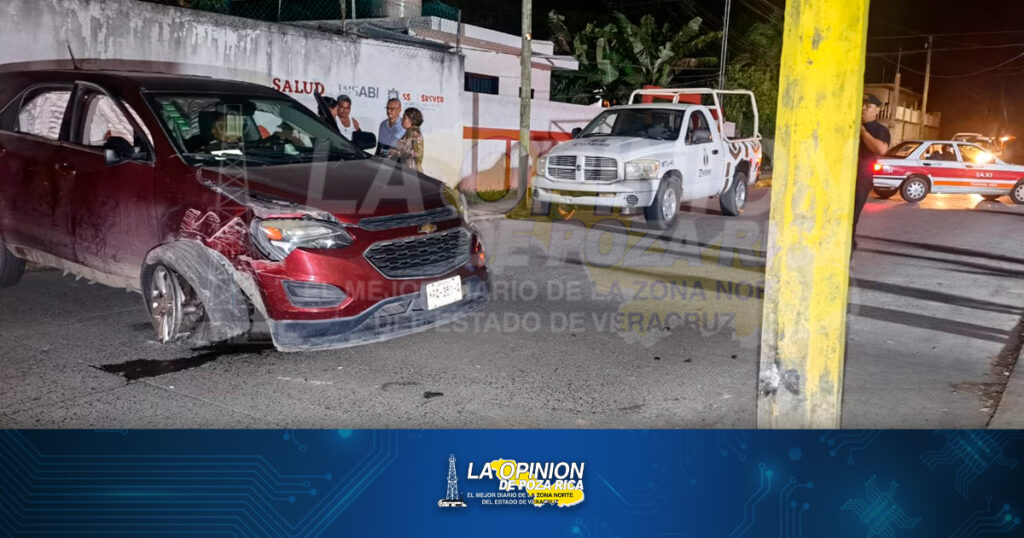 Destroza su camioneta