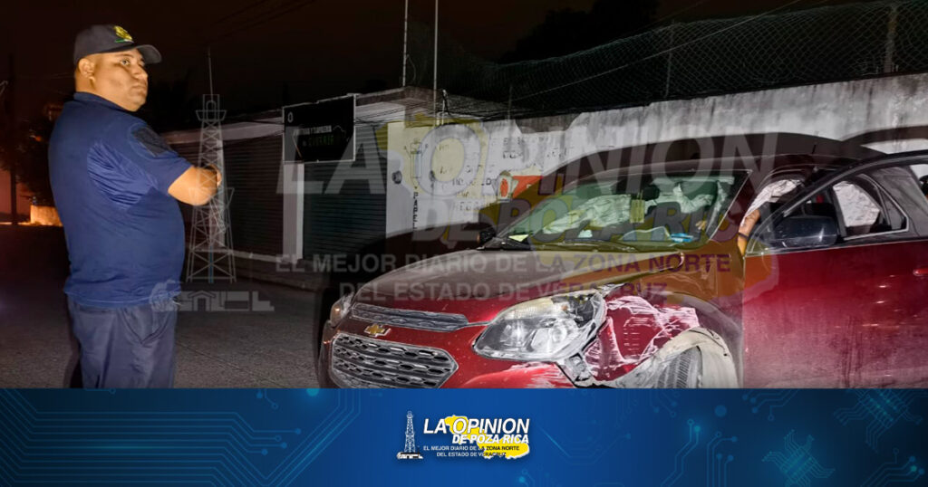 Destroza su camioneta